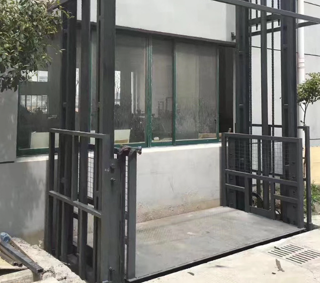 齐齐哈尔导轨式施工升降机助力民生工程提速增效